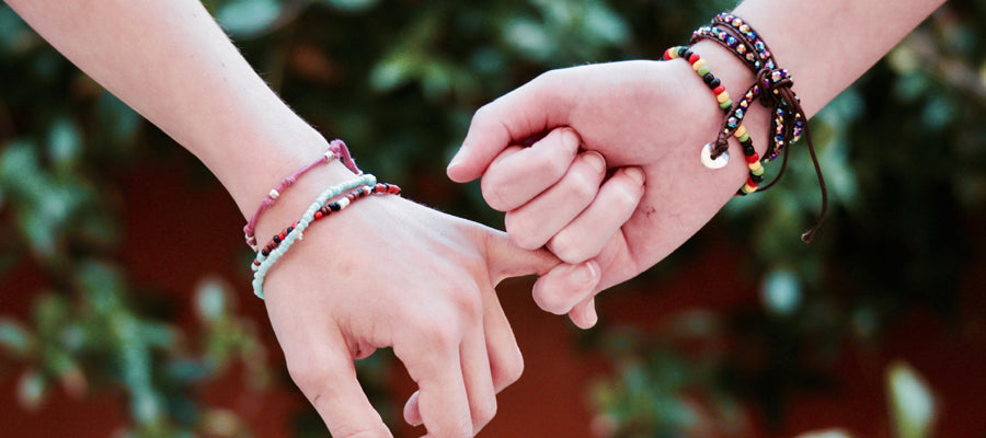How to Make Friendship Bracelets - Ideas & Instructions